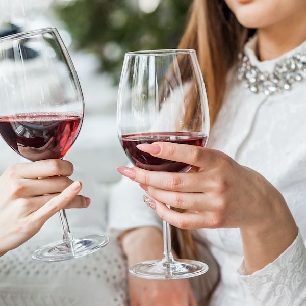 Dobrá zpráva pro milovníky červeného vína:  Zbavuje stresu a úzkosti!